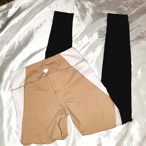 Forever 21 Activewear Leggings Black, White, Tan 229 - Picture 5 of 6